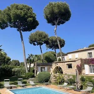 https://magnifique-villa-de-prestige-antibes-juan-les-pins.fr-provencehotel.com